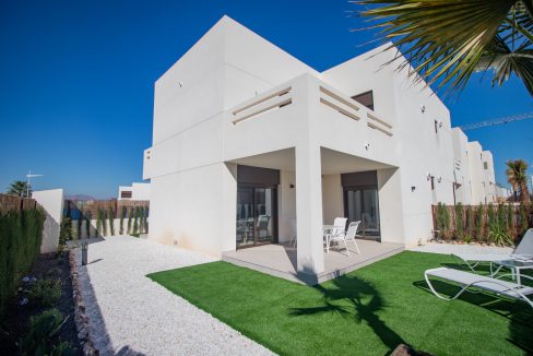 o_1ehmb8pe21f5o1uq51lnu1mdnmks2i