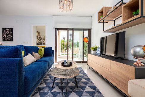 o_1ehmb8pe23cg18bhvju1upe1h532q