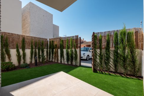 o_1ehmb8pe3fd2n0413eedtjsbo34