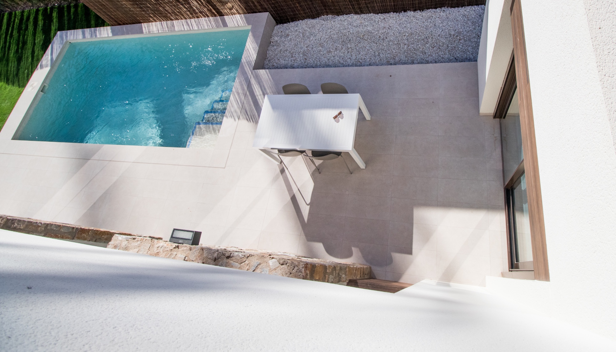 o_1ehmtn51q2m1irl104pbph7aa31