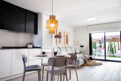 o_1ehouu8v31v8i16js1cpv1src1rh036