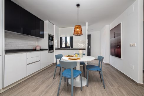 o_1ehouu8v41v9g1ht0ovq9r714e44i