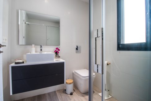 o_1ehouu8v44j66ij10dounn1v2b3r