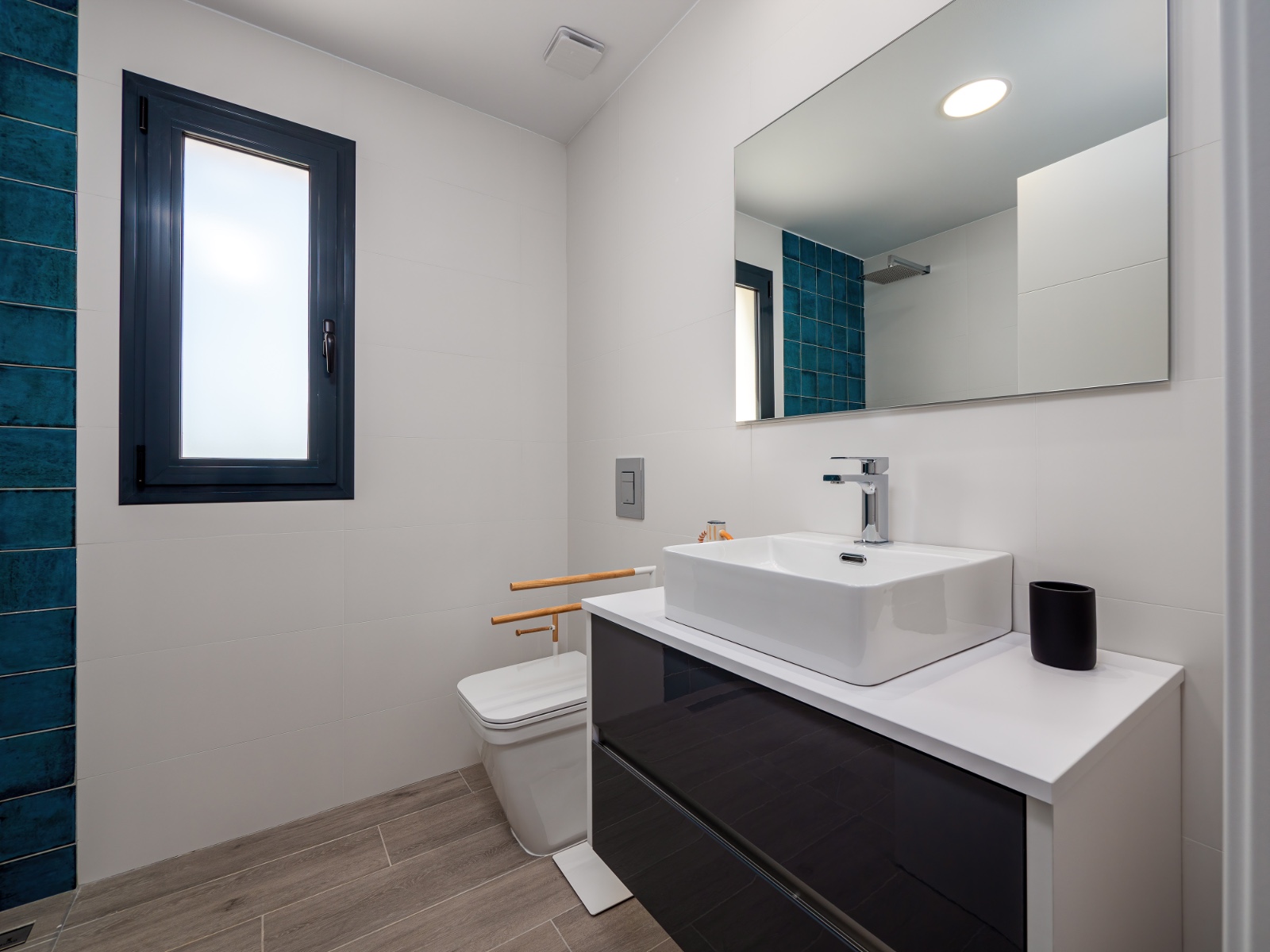 o_1ehouu8v58e51bgauhrp311vcq4m