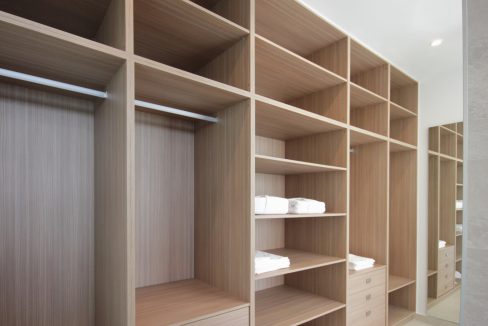 o_1ehrsnev31aiaaqsuh0peks6230