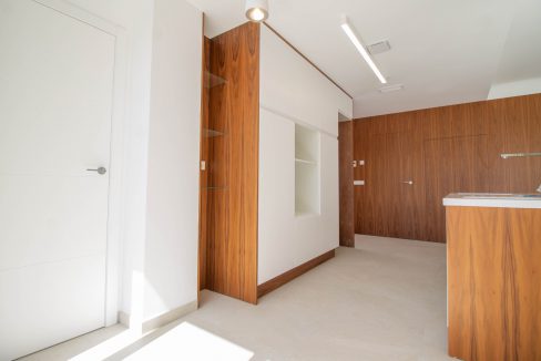 o_1ehs6pskk15i11gs0vgl1ukc1ar31