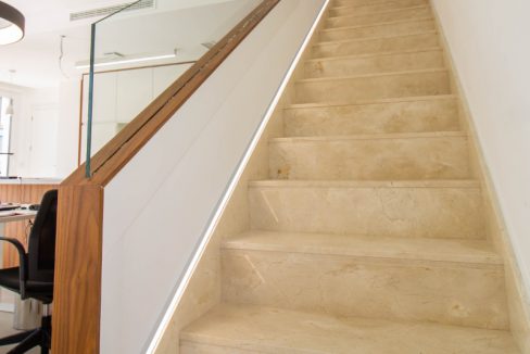 o_1ehs6pskk1oq51uh7qlhrj8ct12v