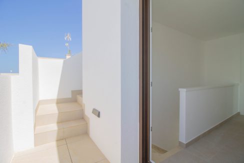 o_1ehs6pskkf6t17l1a0c85vc6e3c