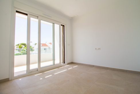 o_1ehs6pskkr0r1kje10jqdl41db83b