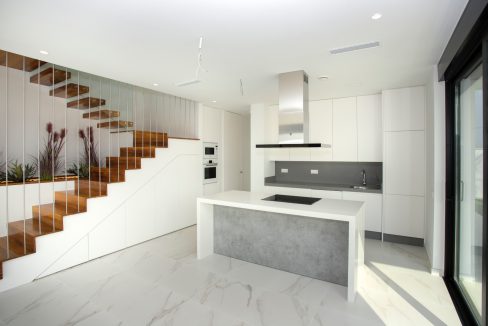 o_1ehucnncb550roo7vo13071j5s2h