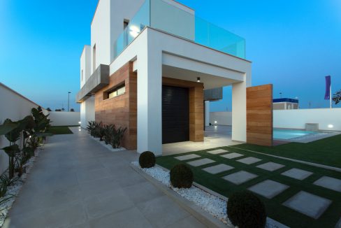 o_1ehucnr6g1vbi1g8g1mj0nak1f0035