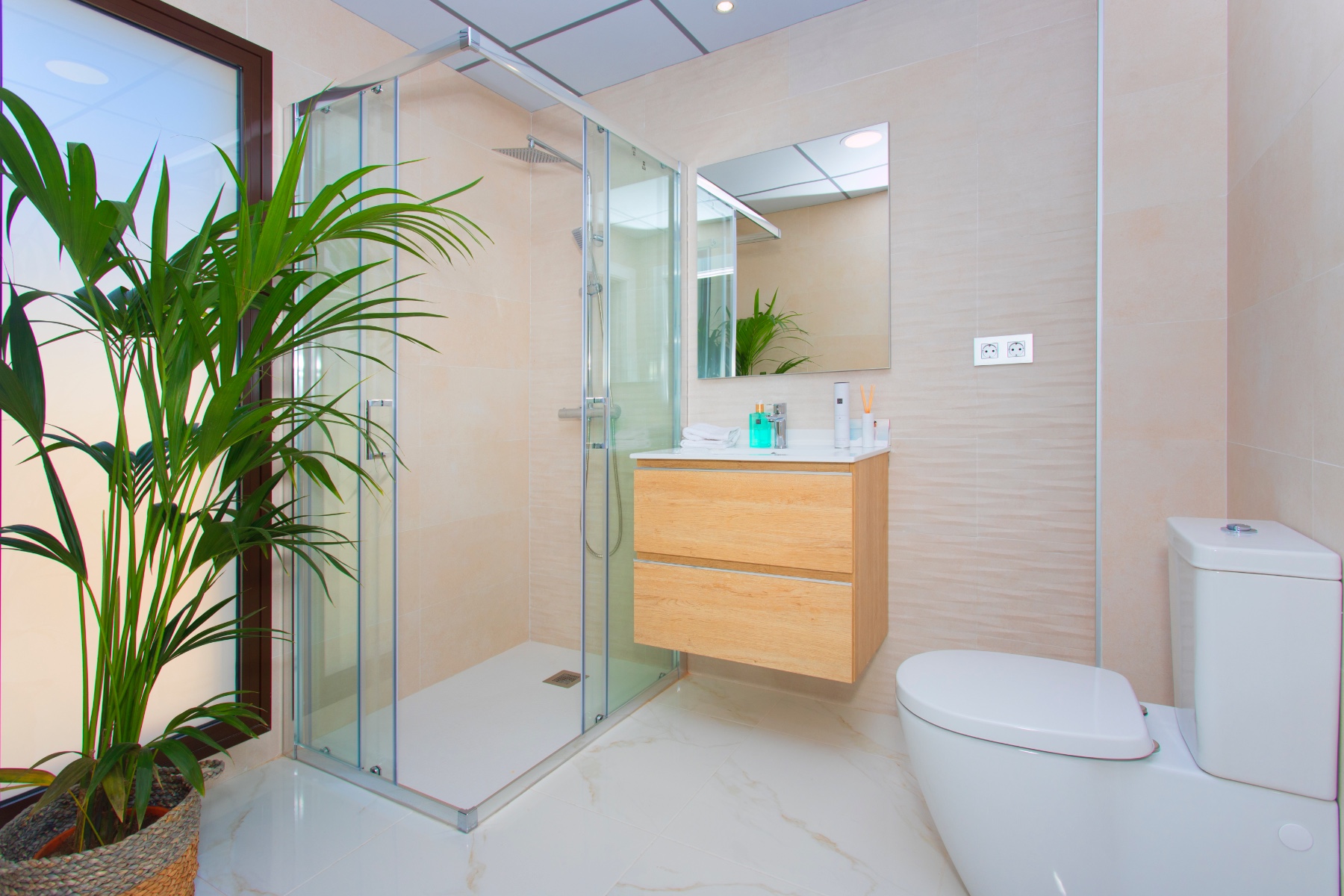 o_1ehuedk651ggn1bll1abm71t1bd32n