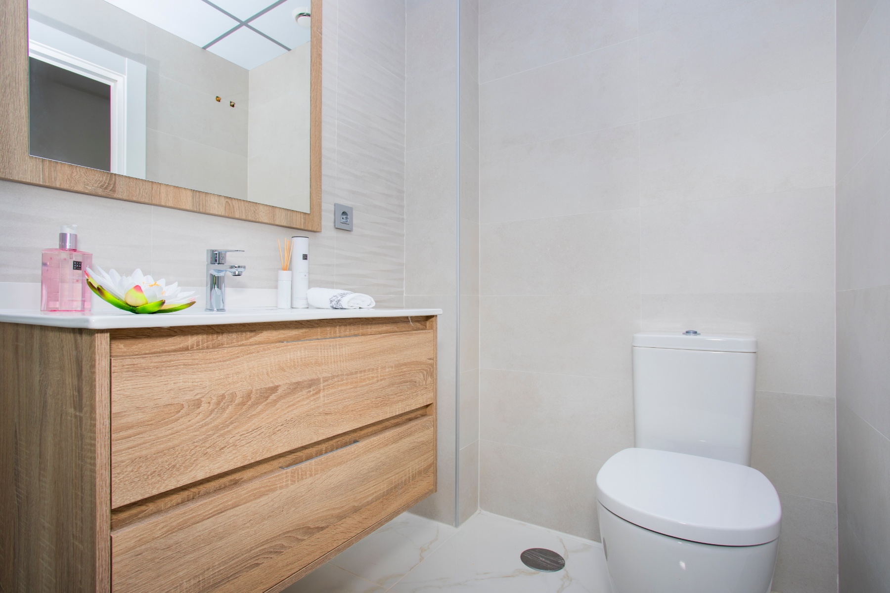 o_1ehuedk6621i13jqhp11g191bag37