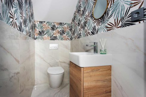 o_1ehuibtts1djd2nscb115nv175328