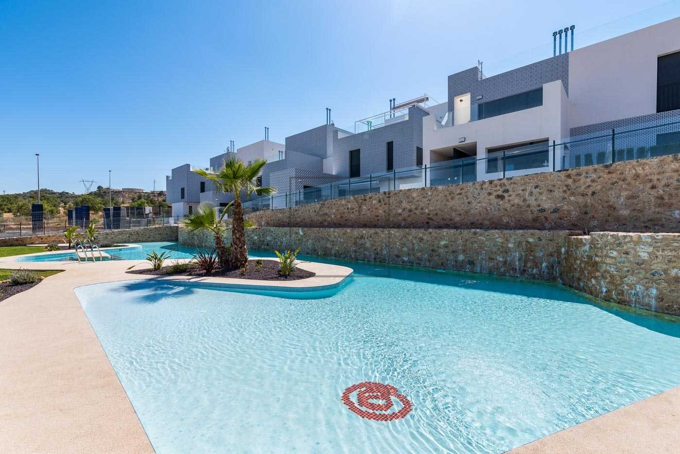 o_1ei0ptjs61aq6phc1ro817clm5q1g