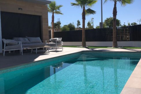 o_1ei3iu2hl1757137f8i6o394f21g