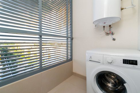 o_1ei3lv7bi18mo191bdtp1q4n1bfm35