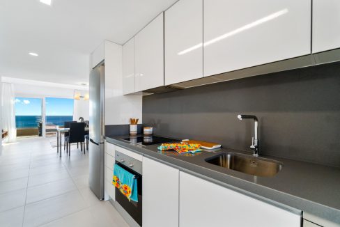 o_1ei3lv7bjimr1oko1dg2e566p03b