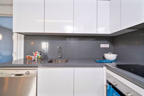 o_1ei3lv7bl1k8h1gm01rm7868do447