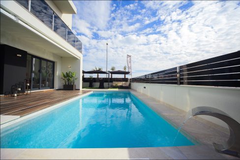 o_1ei60o8bc168jfbve1h1hrug7n32