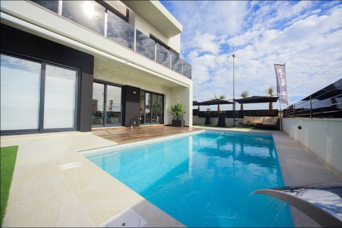 o_1ei60o8bc1u8e1scq6811nmo1fn233