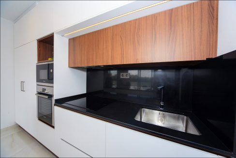 o_1ei60o8be17r713j69oq1u051fjm3g