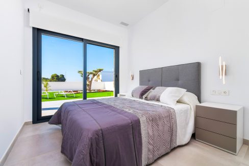 o_1ei70ttsdnc4ria1kn41lo82m62v