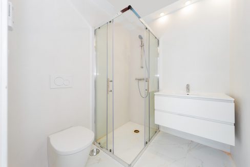 o_1eiat6lqt69u1a41k61niuhfr4f