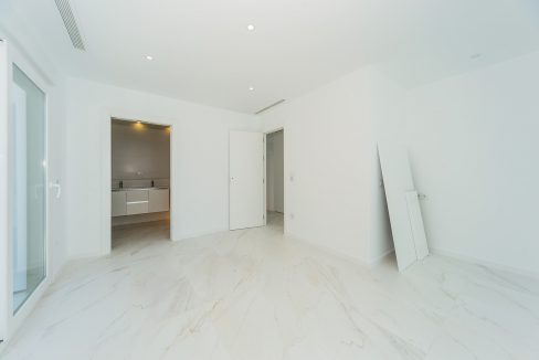 o_1eiat6lqu1m4b740153j12731s5950