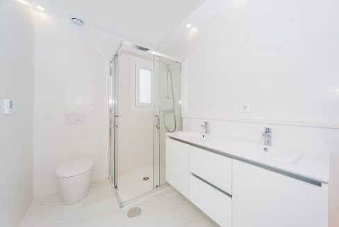 o_1eiat6lqu1mgq1or01bia169c1g2t53