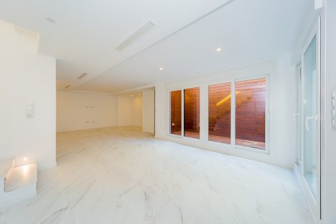 o_1eiat6lqu1s8hstl1j4b1e9176e4l