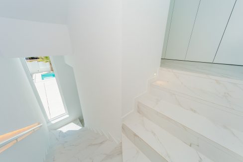 o_1eiat6lquuri1r8m92qfj4a8o4s