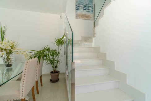 o_1eiava9ck1hpkco18h01res1qcb4r