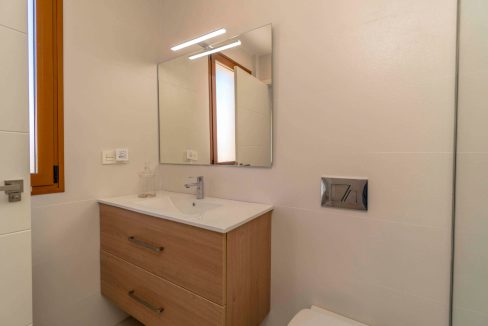 o_1eiava9ck1q9315q411qpfs31k4b55