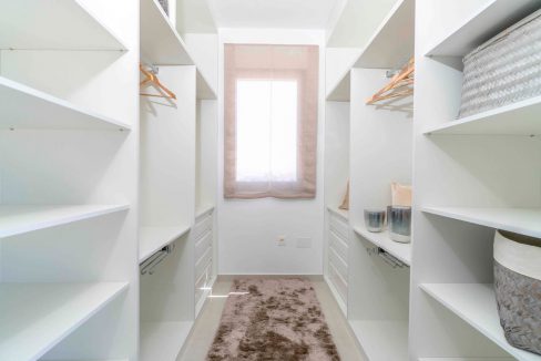 o_1eiava9ck2bf1facmh11ueptcb5b