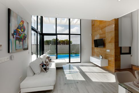 o_1eibd80k8a1f1kt110bsvss1r2j2h