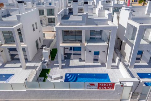 o_1eibg3grk6r1156eiva1o9k1v173c