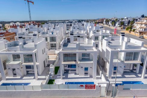 o_1eibg3grkr0b3f5laf10j31mu03d