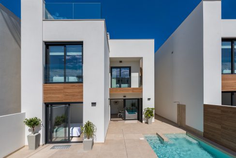 o_1eibl6kvg13ev1306131s17c41b493b