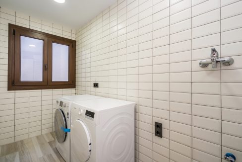 o_1eij87k9r2g5g3d75u106a1fte4b