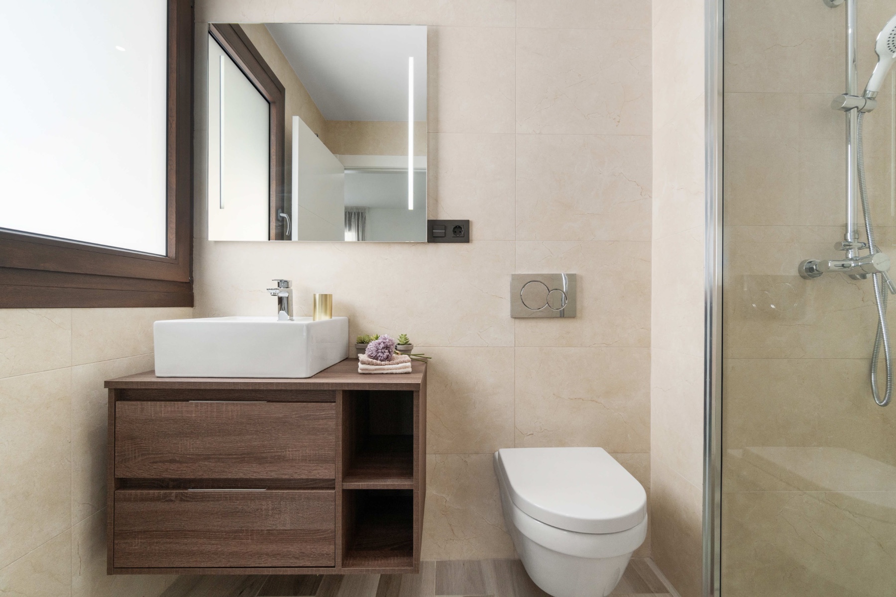 o_1eij87k9r4201nm519uhl8c15jp51