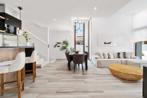 o_1eij87k9sh768h111ml1objkt55n