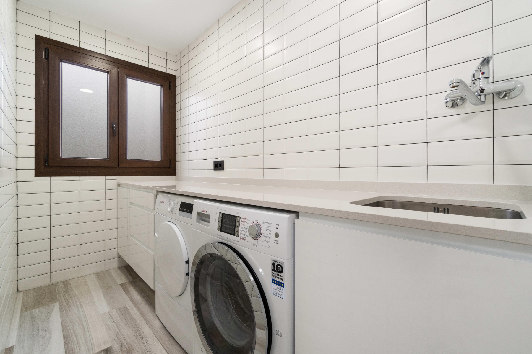 o_1eij87k9sipqvha1nii1caimpt5b