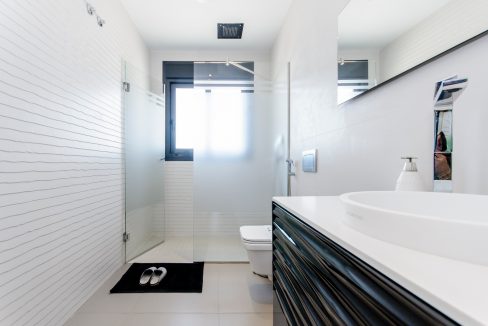 o_1eir1o8gh1j8bv331apucj5kbo34