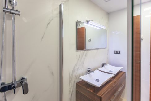 o_1eir5qm7f67v1pkftal19uv1qc03j