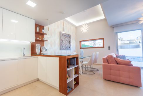 o_1eir6iko26381iaf1dnt9d08bp1k