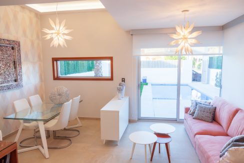 o_1eir6iuiu13th1a3herd4mqm928