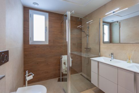 o_1eir6j4vk1iuu1udulfl14fm135037