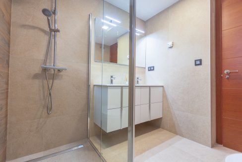 o_1eir6j4vkk8kfemlsgi8k71734