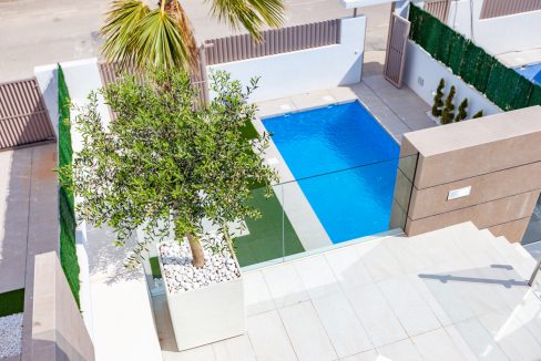 o_1eir6jcf11b2p159j1n0p1qc5i1h4a